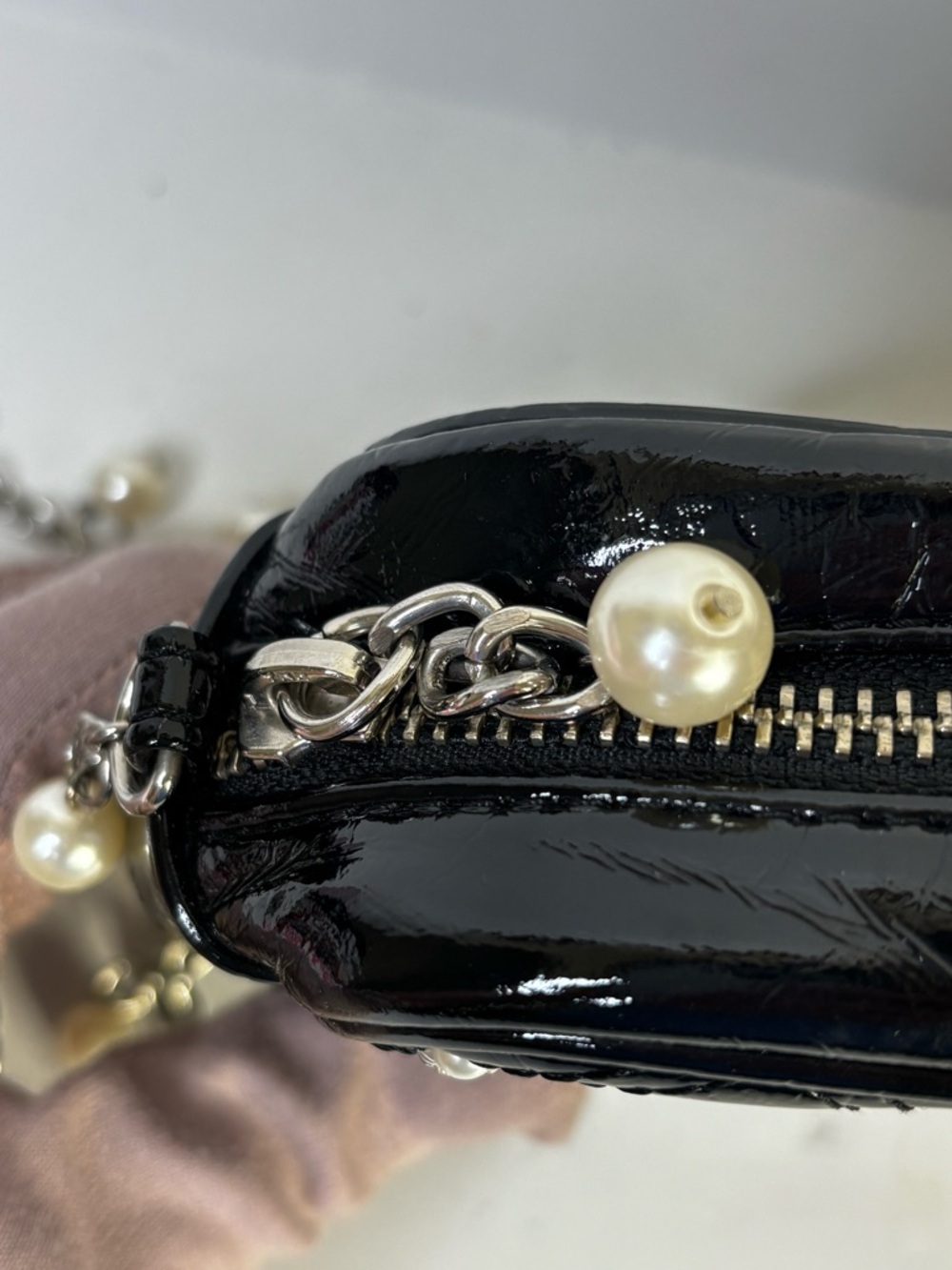 WHBM Black Patent Quilted Pearl Mini Crossbody Bag Chain Strap - Picture 5 of 10